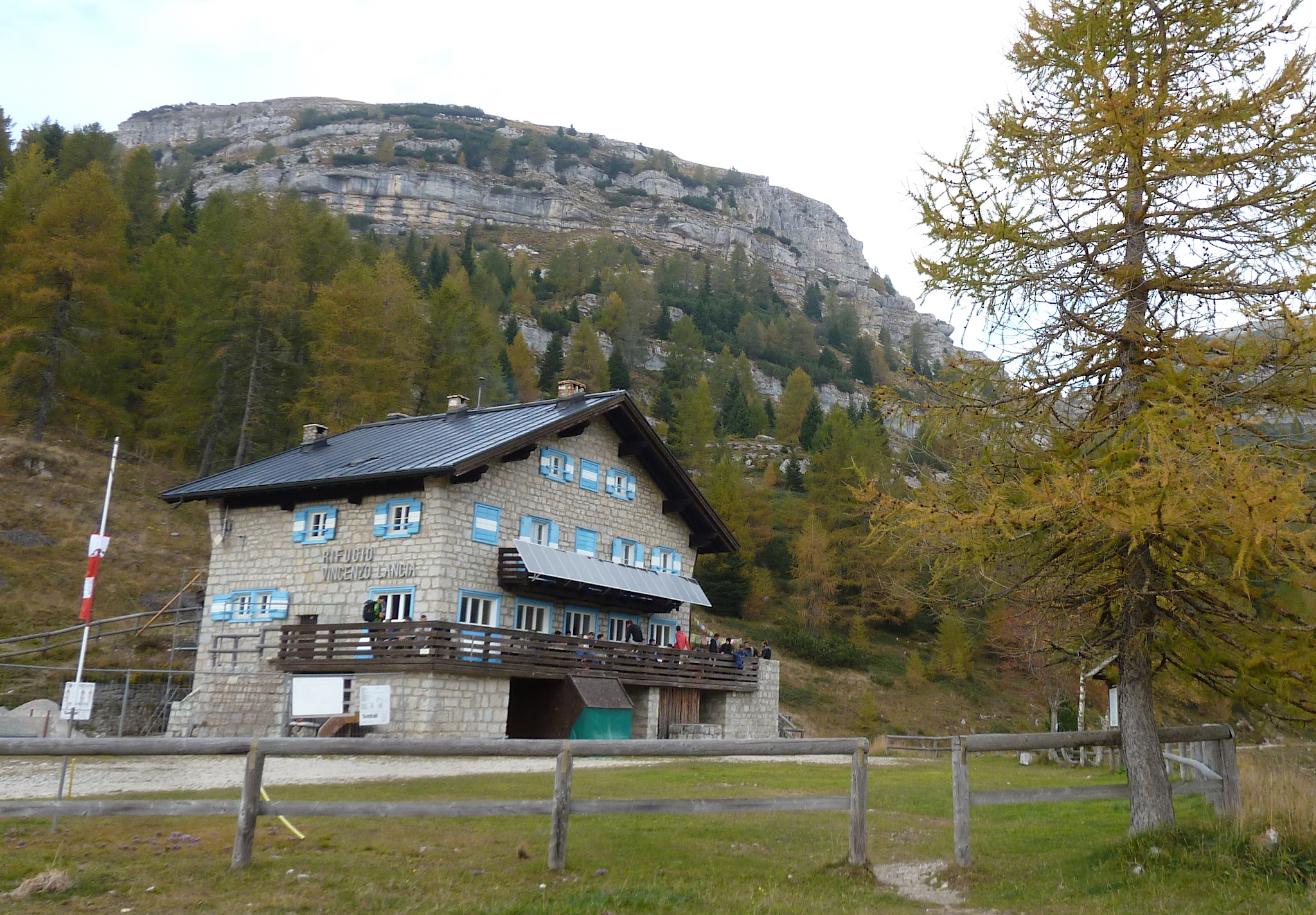 Il rifugio Vincenzo Lancia in territorio Austriaco (ora trentino)
