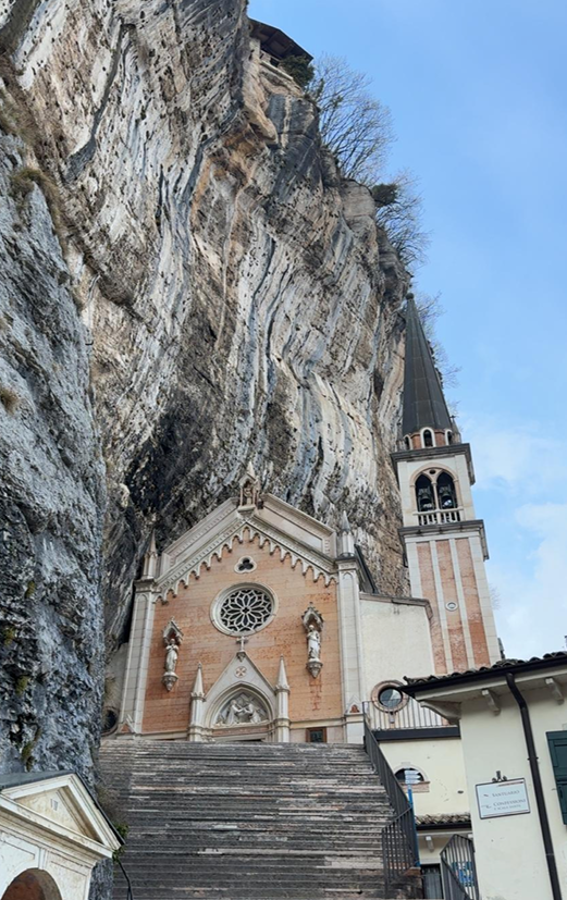 Articolo giornalino gita scolastica - 02_03_2026.pdf and 4 more pages - Personal - Microsoft​ Edge 14_03_2026 17_34_24